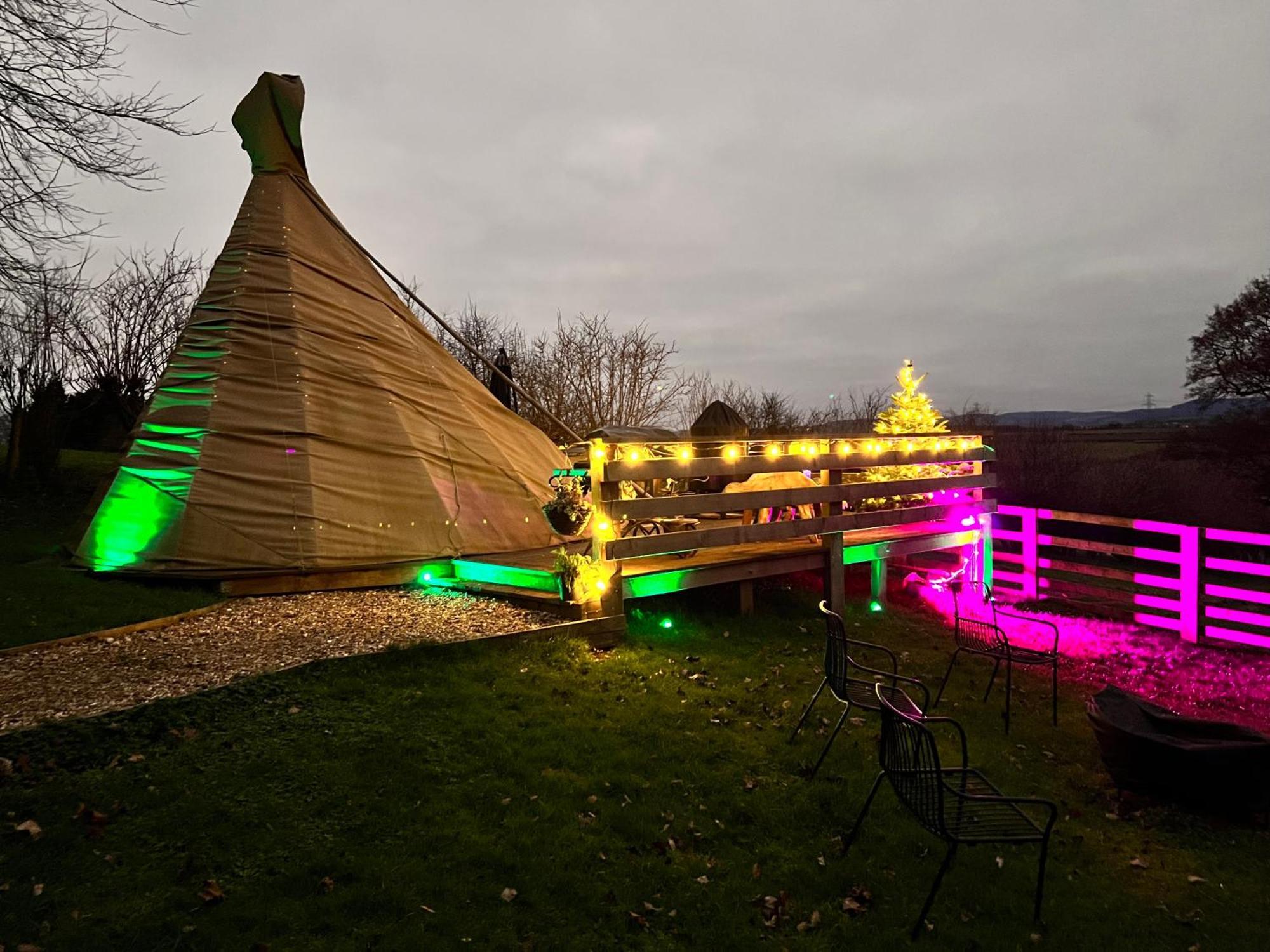 Burtree Country House, Tipi'S, Treehouse & Lodge & House Rooms With Hot Tubs In A Private Garden Thirsk Buitenkant foto