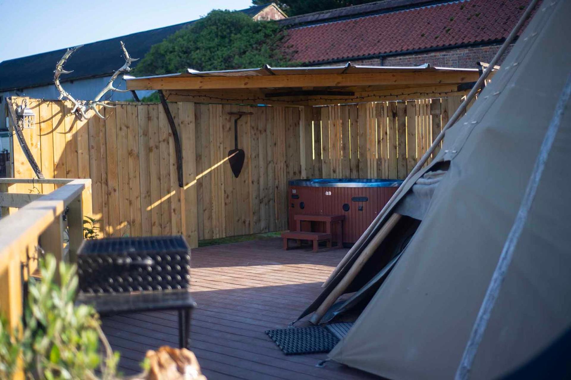 Burtree Country House, Tipi'S, Treehouse & Lodge & House Rooms With Hot Tubs In A Private Garden Thirsk Buitenkant foto
