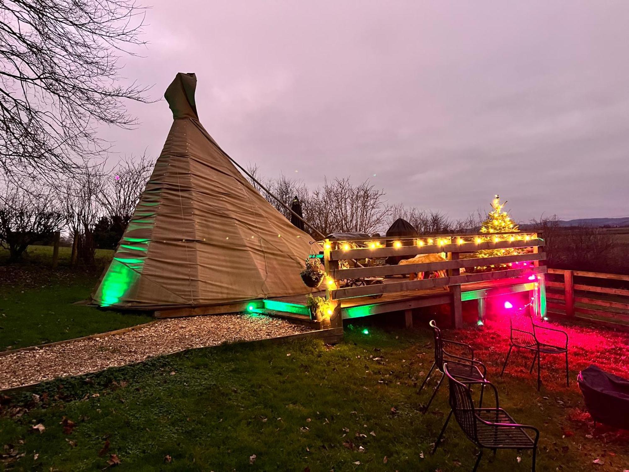 Burtree Country House, Tipi'S, Treehouse & Lodge & House Rooms With Hot Tubs In A Private Garden Thirsk Buitenkant foto