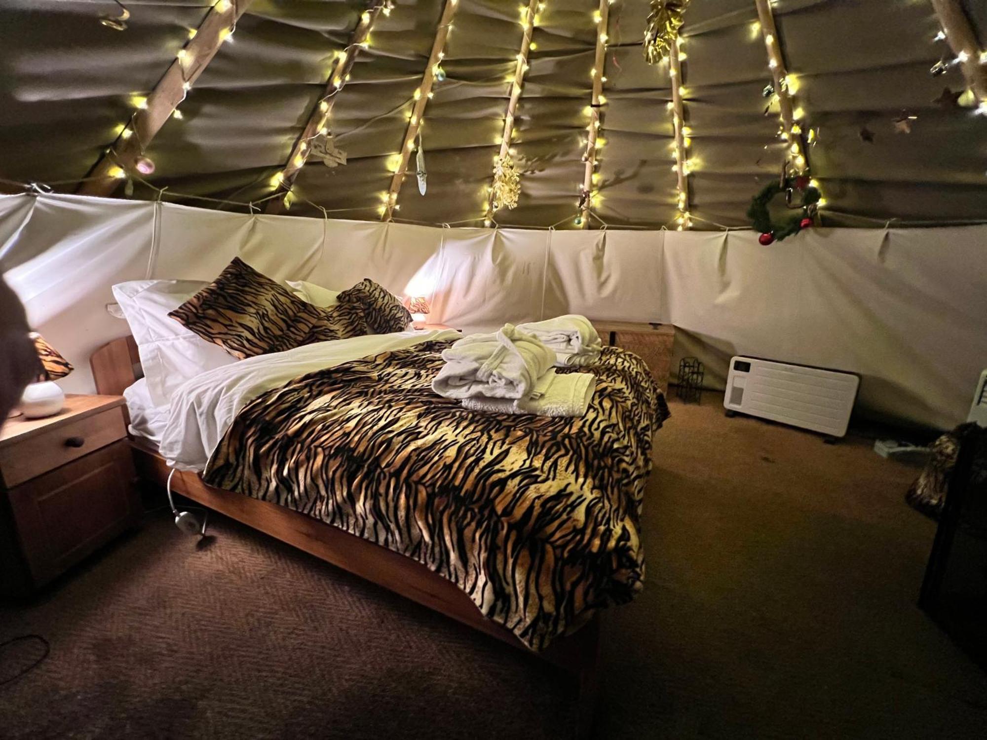 Burtree Country House, Tipi'S, Treehouse & Lodge & House Rooms With Hot Tubs In A Private Garden Thirsk Buitenkant foto
