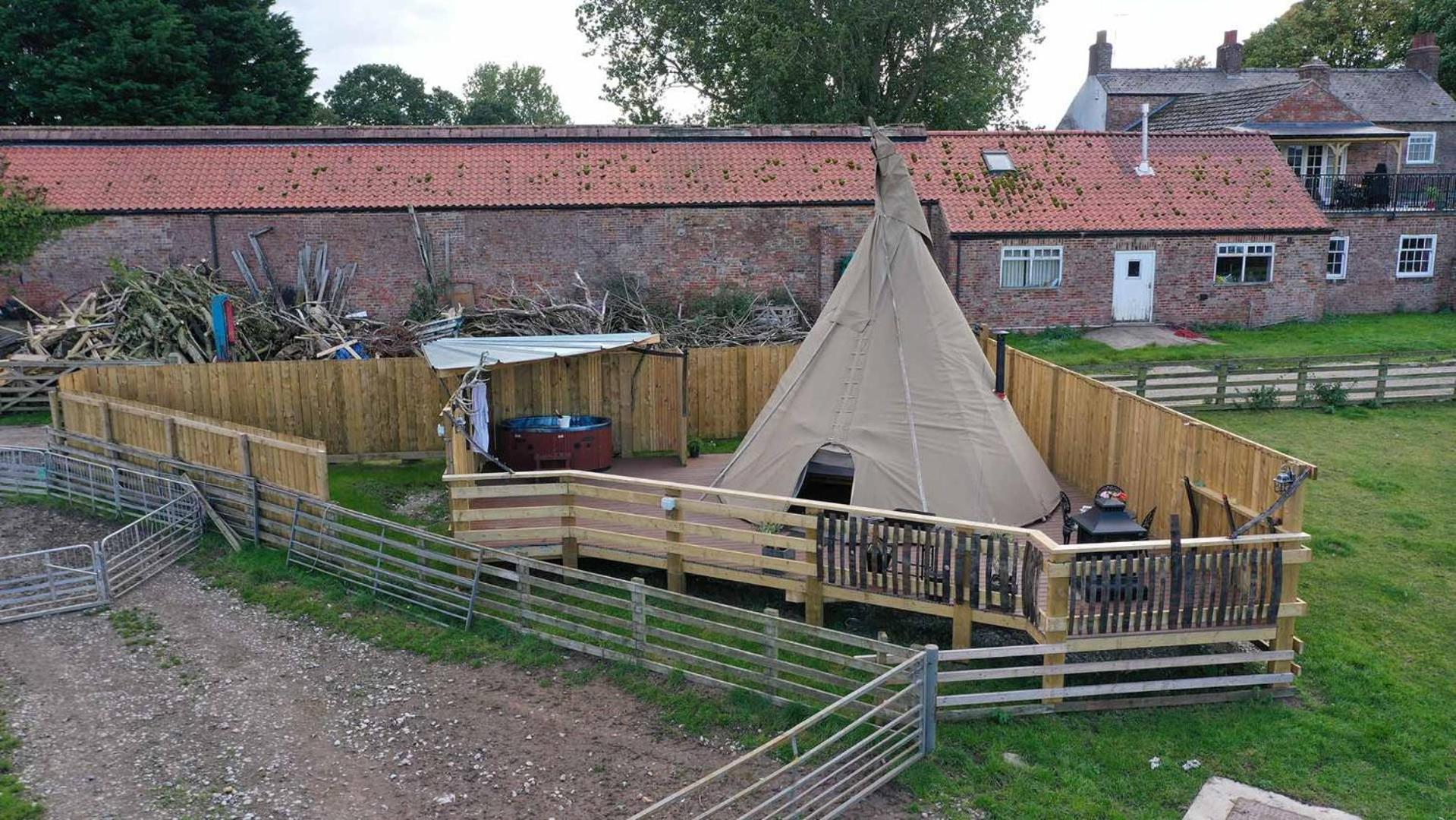 Burtree Country House, Tipi'S, Treehouse & Lodge & House Rooms With Hot Tubs In A Private Garden Thirsk Buitenkant foto