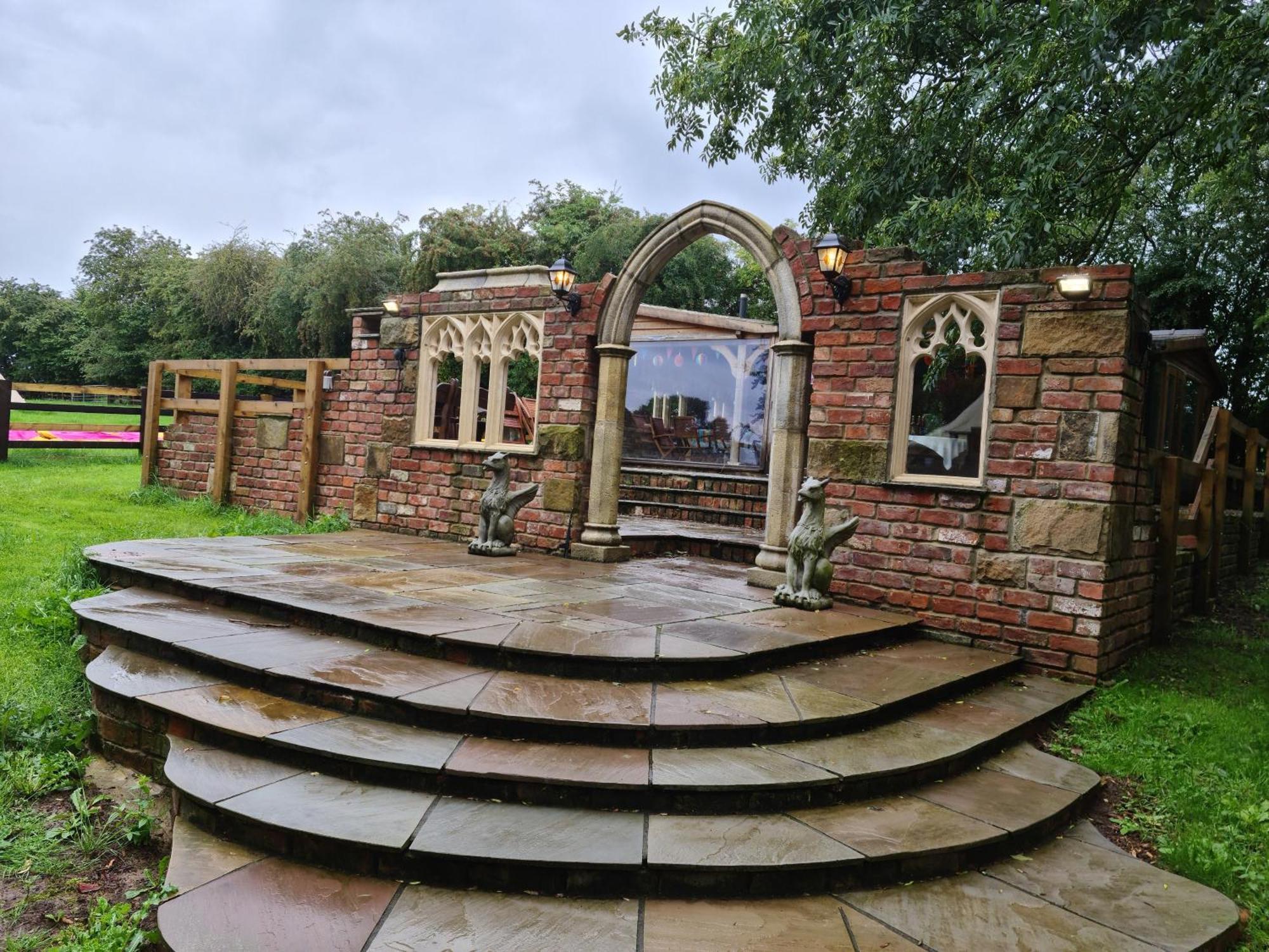 Burtree Country House, Tipi'S, Treehouse & Lodge & House Rooms With Hot Tubs In A Private Garden Thirsk Buitenkant foto